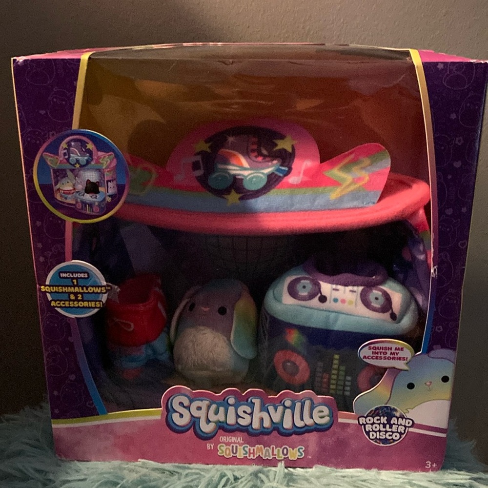 “MINOR DENTS ON BOX”! BRAND NEW SQUISHVILLE! NWT! SMOKE FREE HOME!